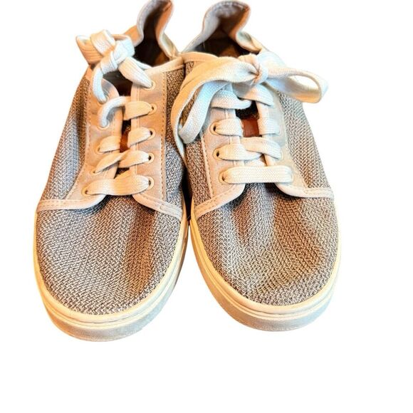 OluKai Sz 8 Pehuea‎ Li Laceup Shoes Comfort Laceup - Picture 1 of 12